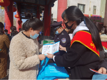 甘肃瓜州借三八巾帼志愿活动助力反邪教宣传