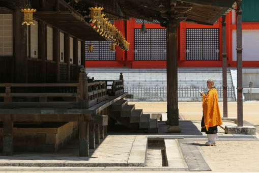 邪教盛行导致日本国民对传统宗教失去信任